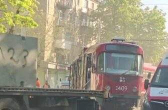 Транспортний збій у Дніпрі: трамвай зійшов з рейок, район паралізовано
