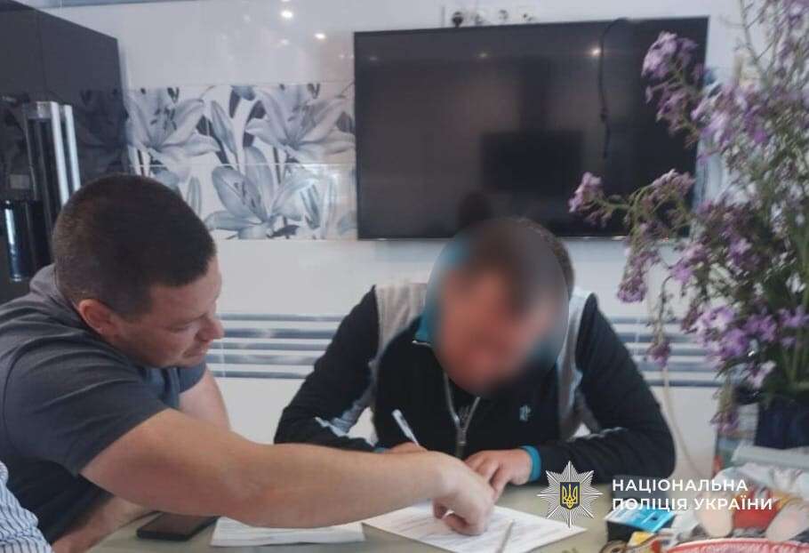 Нападника на мера П’ятихаток затримала поліція