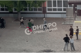 Конфлікт біля ліцею: під Дніпром двоє чоловіків побили 17-річного хлопця