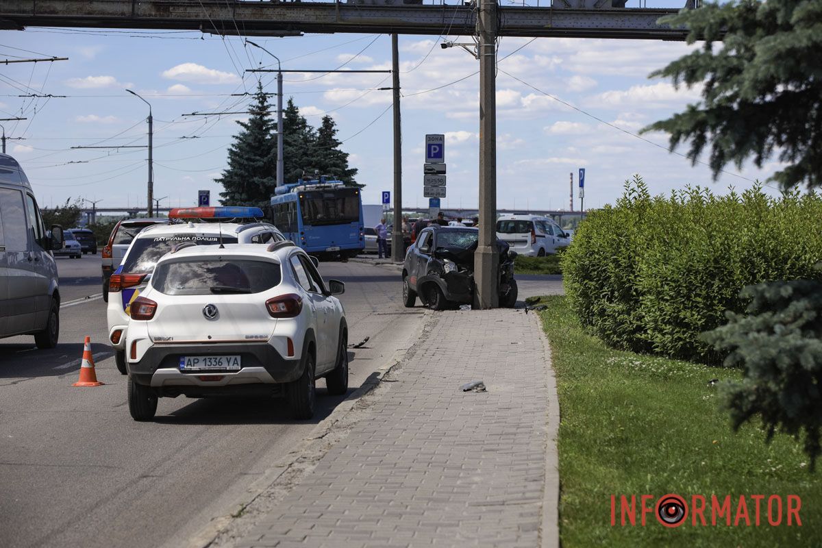 на Січеславській Набережній у Дніпрі потрійна ДТП