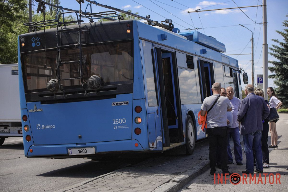 на Січеславській Набережній у Дніпрі потрійна ДТП